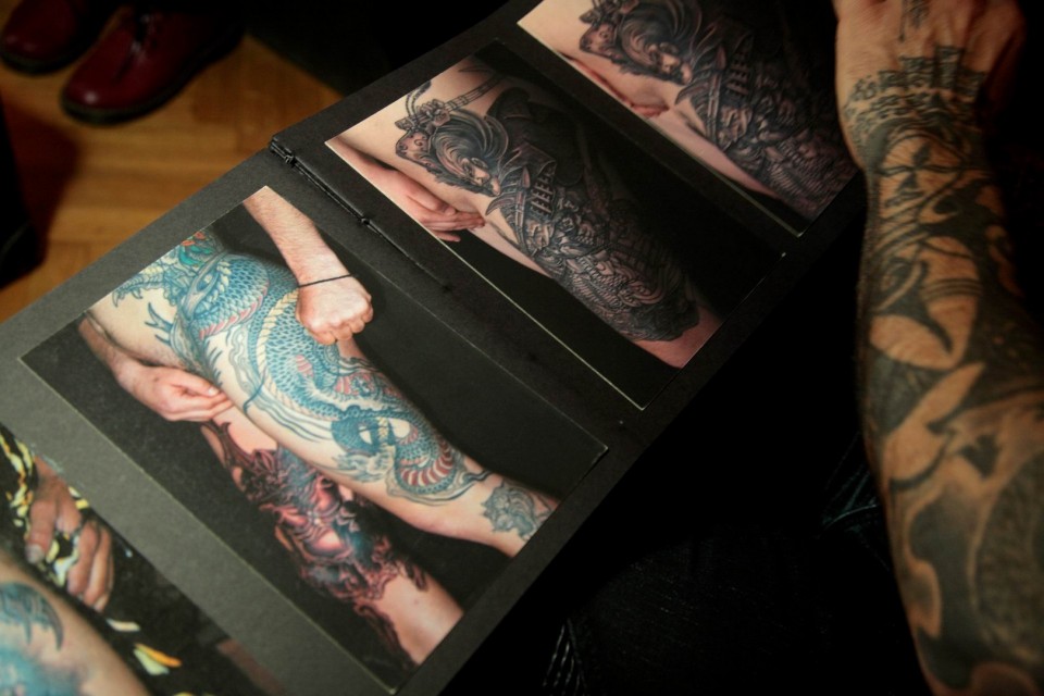 O Mike The Athens  στηρίζει τα μεγάλα κομμάτια 