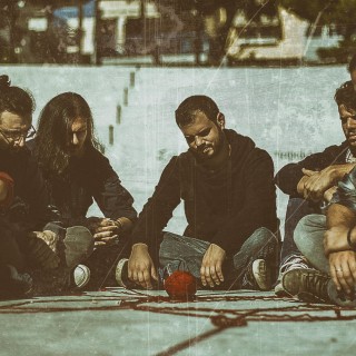 Κερδίστε προσκλήσεις για την παράσταση “Ως την άκρη της κλωστής”