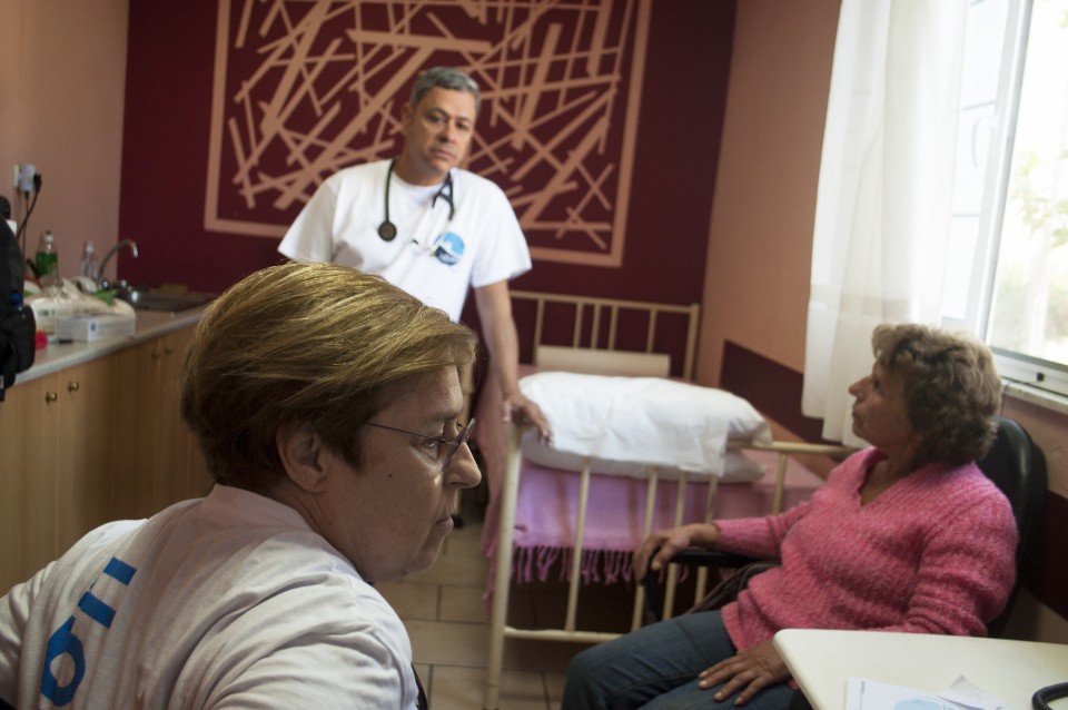 ΜΚΟ, Σύμπλευση, Ικαρία, Γιατροί