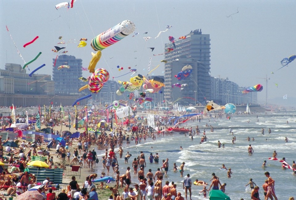Τα καλοκαίρια πάντως η Οστάνδη θυμίζει κάτι από Κόπα Καμπάνα.