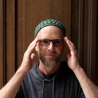 Μπρετ Μπέιλι: «Ο ρατσισμός είναι πολύ ζωντανός στην Ελλάδα»