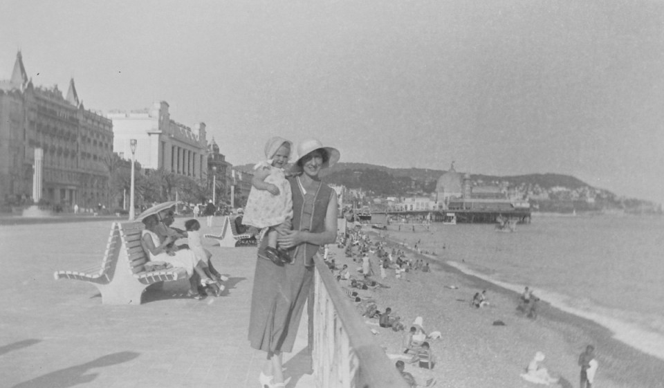 Nice 1931. "Promenade des Anglais". Δεξιά διακρίνεται το "Le Palais de la Jetée" (βομβαρδίστηκε και καταστράφηκε ολοσχερώς στον Β' Π.Π.)