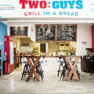 Two Guys – Μια αυθεντική αμερικάνικη diner στο Μαρούσι