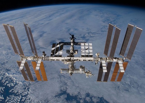 100.000 περιστροφές γύρω από τη γη συμπλήρωσε ο διαστημικός σταθμός ISS