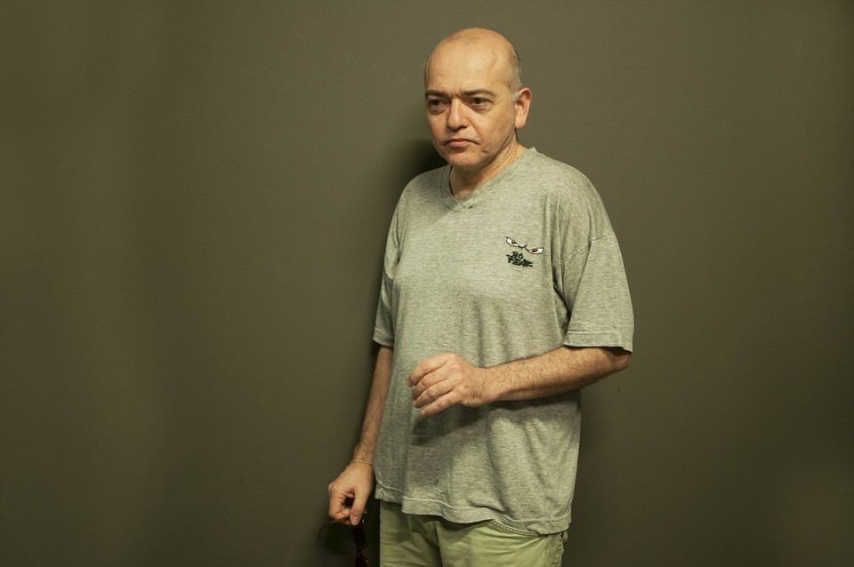 Σωτήρης Τσακομίδης: Ο ήρωας που υποδύομαι έχει μια παιδικότητα. Μόνο σε έναν τέτοιο άνθρωπο θα μπορούσε να φανερωθεί ένας τέτοιος έρωτας.