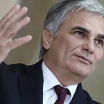 Ο καγκελάριος Βέρνερ Φάιμαν παραιτήθηκε από όλες τις θέσεις που κατείχε