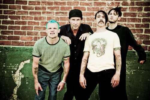 Ορίστε και το καινούριο τραγούδι των Red Hot Chili Peppers “Dark Necessities”