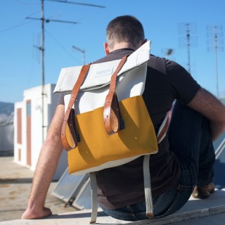 Οι αθηναϊκές τέντες, έγιναν οι τσάντες από τους 3quarters και κάνουν θραύση