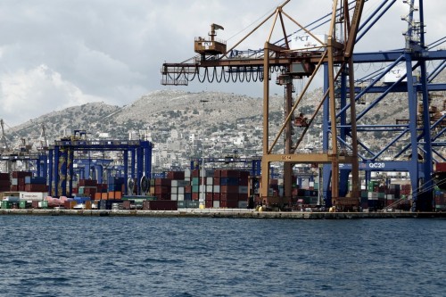 Κινητοποιήσεις από αύριο των εργαζομένων στα λιμάνια του Πειραιά και της Θεσσαλονίκης