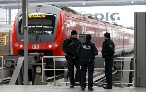 Μόναχο: Ένας άνδρας επιτέθηκε με μαχαίρι σε επιβάτες σιδηροδρομικoύ σταθμού