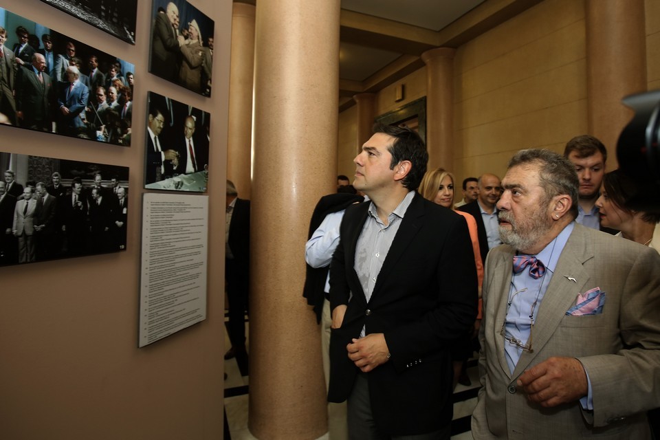 Åãêáßíéá Ýêèåóçò ðïõ äéïñãáíþíåé ôï ºäñõìá ôçò ÂïõëÞò ãéá ôçí ðñïóùðéêÞ êáé ðïëéôéêÞ äéáäñïìÞ ôïõ ÁíäñÝá ÐáðáíäñÝïõ, áðü ôï 1919 Ýùò ôï 1996, ôçí ÐÝìðôç 23 Éïõíßïõ 2016, óôï ÷þñï ôïõ Ðåñéóôõëßïõ ôçò ÂïõëÞò.