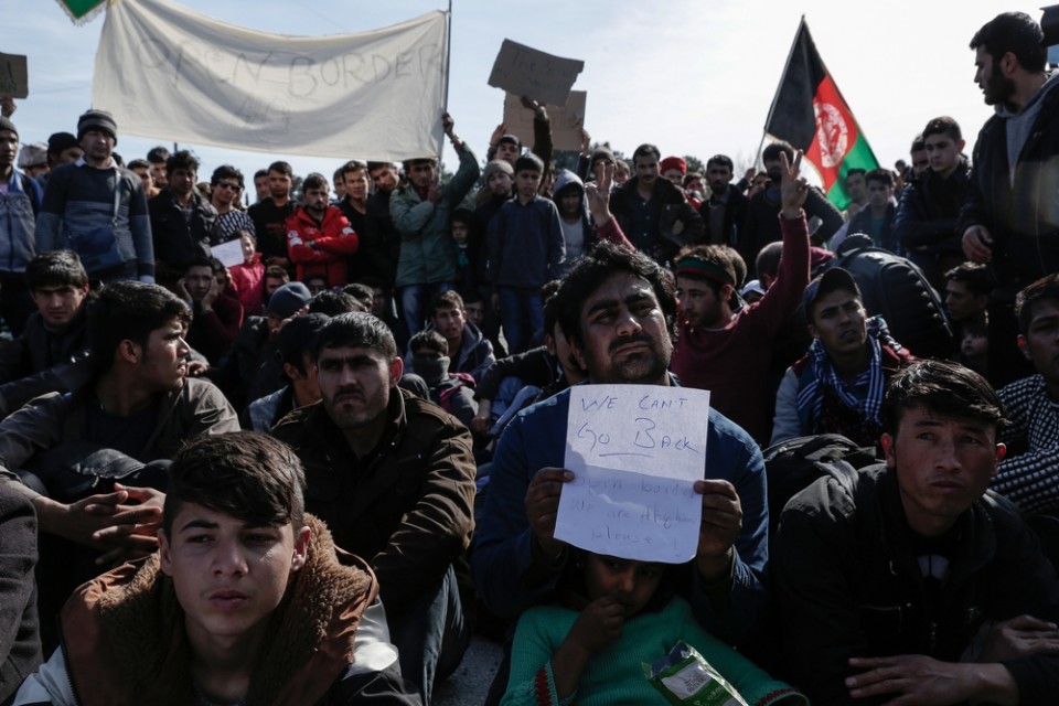 Φεβρουάριος 2016: Το σύνορα της ΠΓΔΜ κλείνουν και για τους Αφγανούς πρόσφυγες. ©Konstantinos Tsakalidis/SOOC