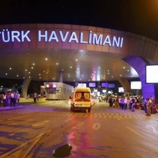 Η στιγμή της έκρηξης στο αεροδρόμιο Ατατούρκ (ΒΙΝΤΕΟ)