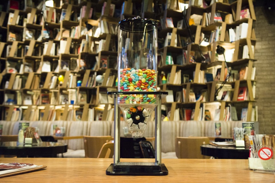 Εστιατόριο-καφετέρια στην πλατεία στο Γκάζι Αθήνα 2016