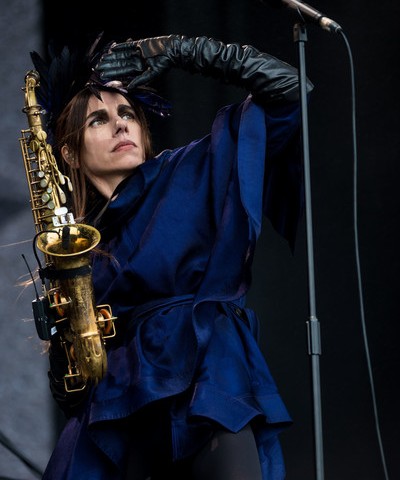 Ποιο ποίημα διάβασε στην εμφάνισή της στο Glastonbury η PJ Harvey; (ΒΙΝΤΕΟ)