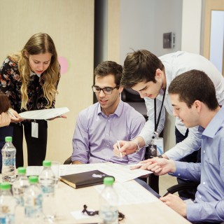 Μια ομάδα Ελλήνων φοιτητών κερδίζει το Βραβείο Καινοτομίας στο πρόγραμμα CEO Challenge της P&G