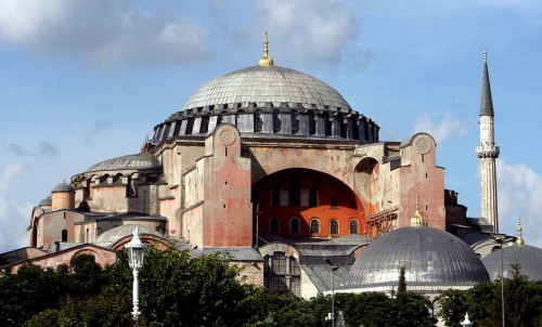 «Απαράδεκτη» χαρακτηρίζει το τουρκικό υπουργείου Εξωτερικών την ανακοίνωση του ελληνικού ΥΠΕΞ σχετικά με την Αγία Σοφία