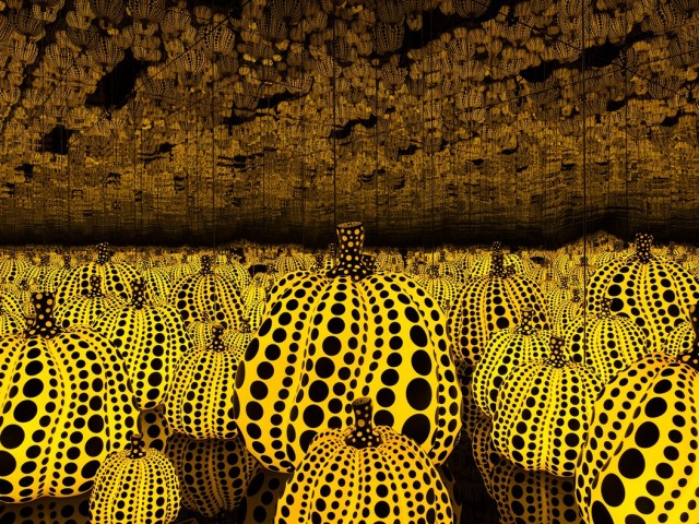 Βουτιά στο φάτα μοργκάνα μαγικό χάος της Yayoi Kusama