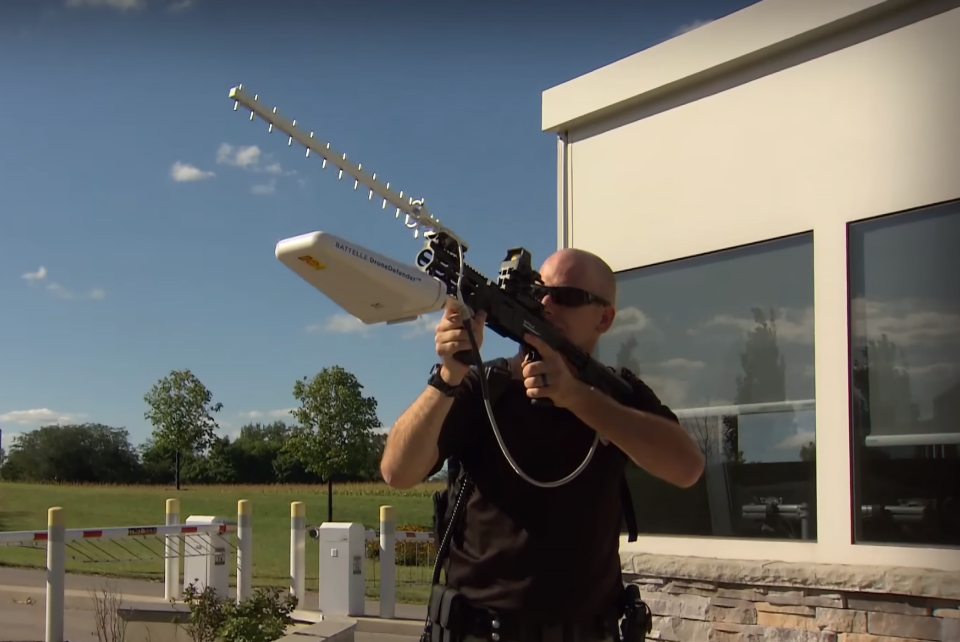 outdoorhub-tech-firm-develops-directed-energy-rifle-to-shoot-drones-2015-10-16_18-46-17