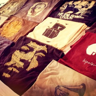 Cloth Moth: Ο Σκόρος που έγινε Μπλουζάκι.