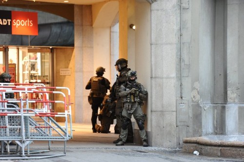 Μόναχο: Τουλάχιστον έξι οι νεκροί από την επίθεση