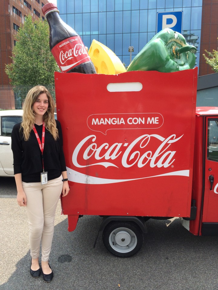 Κατά τη διάρκεια της εξάμηνης πρακτικής της στην Τhe Coca-Cola Company στο Μιλάνο