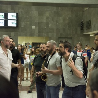 Δρώμενο έκπληξη του Εθνικού θεάτρου σε σταθμούς του Μετρό. Πέμπτη 14 / 7 / 2016