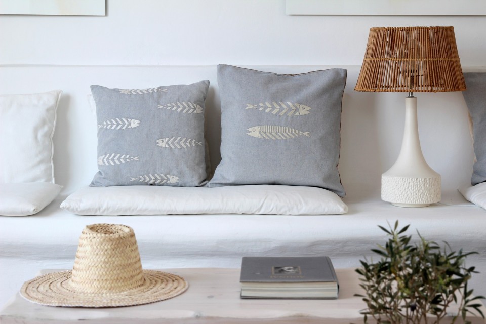 THEBLUEWHITE_CUSHIONS