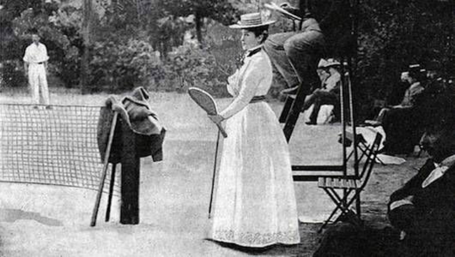 Η Σάρλοτ Κούπερ ήταν η πρώτη γυναίκα που κέρδισε χρυσό μετάλλιο στους Ολυμπιακούς Αγώνες, το 1900 στο Παρίσι.