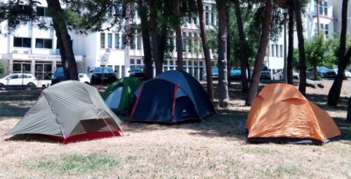 Θεσσαλονίκη: Αστυνομική επιχείρηση για την εκκένωση τριών υπό κατάληψη κτιρίων