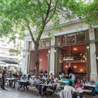 Τρώγοντας πρωινό στο εξοχικό του βασιλιά Όθωνα στο κέντρο της Αθήνας