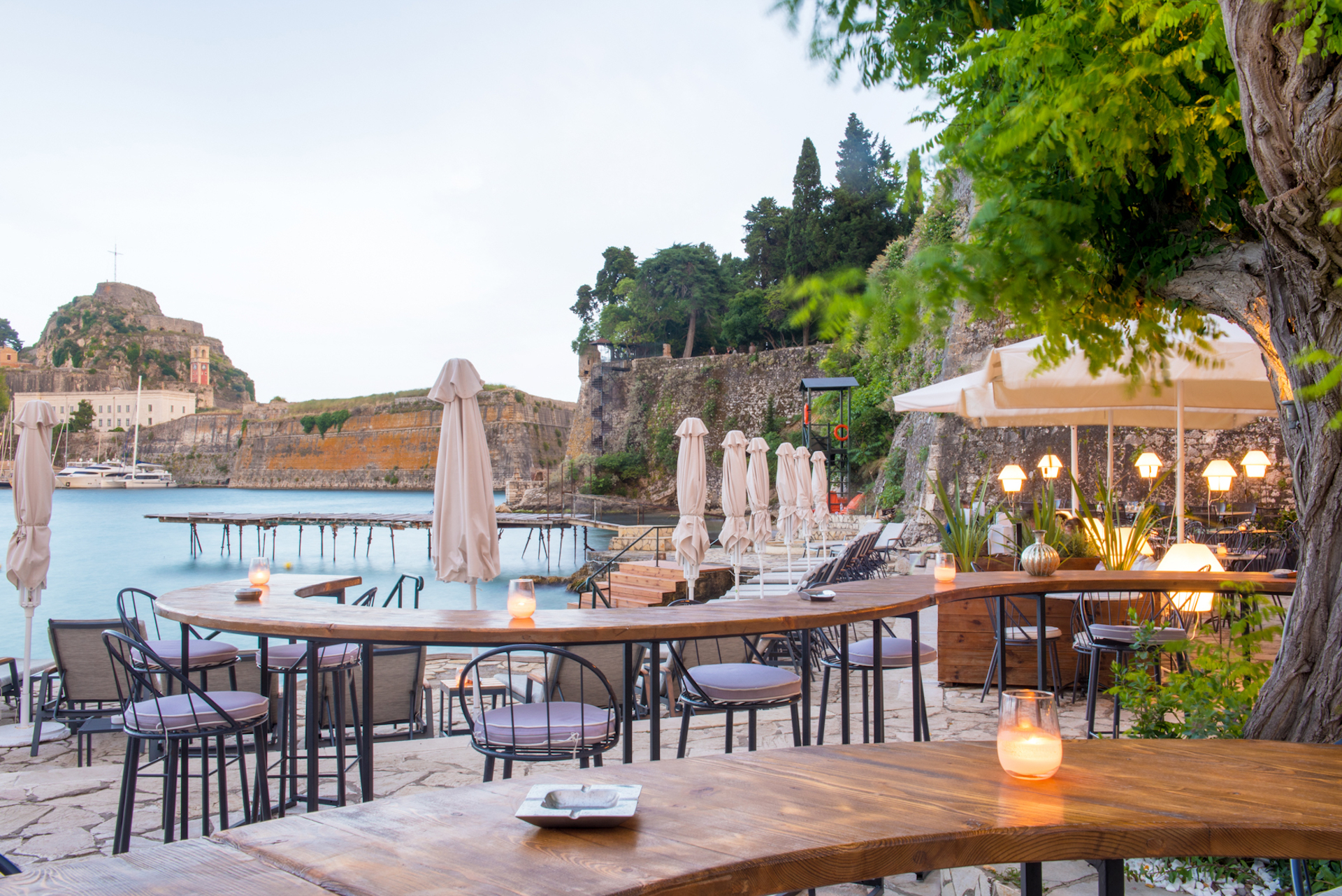 Imabari Seaside Lounge Bar & Resto. Η θέα.