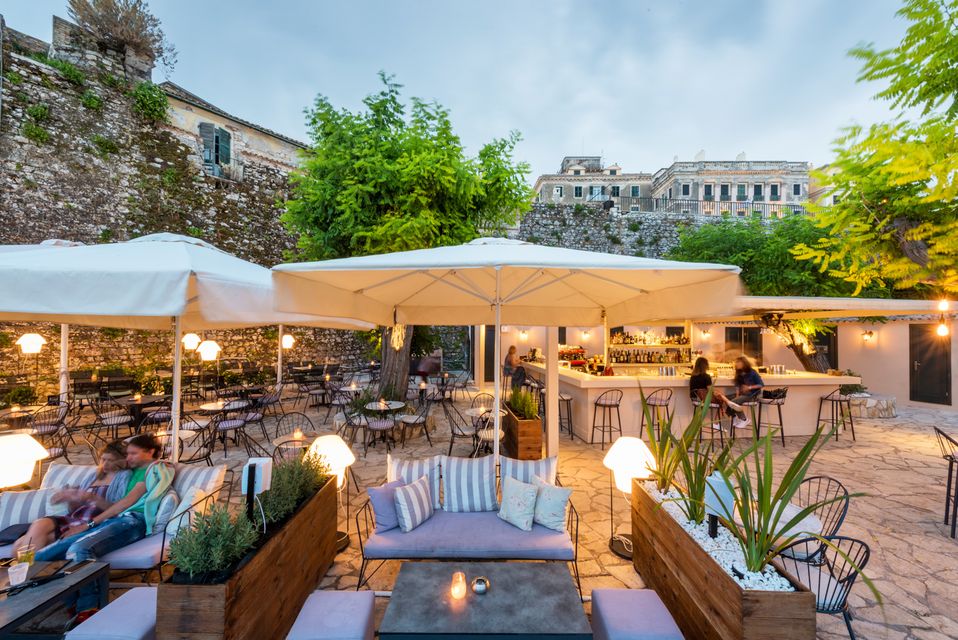 Το bar  του Imabari