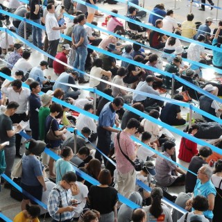 Σεούλ: Τεράστιες ουρές για εισιτήρια τραίνου από την πρώτη κιόλας μέρα για τη μεγάλη κορεάτικη γιορτή