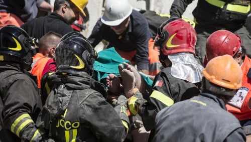 Ιταλία: Ξεπερνά τους 240 ο αριθμός των θυμάτων