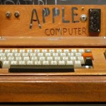 Ένας από τους πρώτους υπολογιστές Apple πουλήθηκε για 727.000 ευρώ
