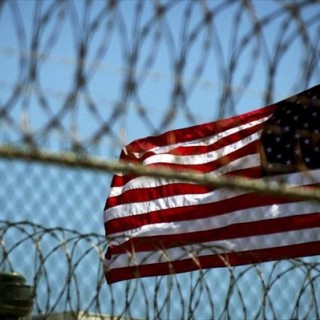 Γκουαντάναμο: Η μεγαλύτερη μεταφορά κρατουμένων που έχει διαταχθεί από τον Ομπάμα