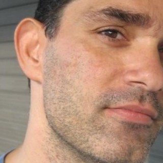 Ο Σπύρος Γιανναράς έχασε την εξεταστική επειδή διάβαζε με αφοσίωση τον «Μάγο» του Φώουλς