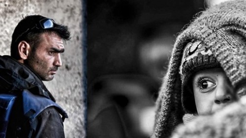 Χρυσό βραβείο στον φωτογράφο Άρη Μεσσήνη για την καταγραφή της προσφυγικής κρίσης στη Λέσβο
