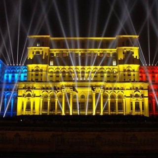 Στη χώρα με μισθό 220 ευρώ κι ένα Σπίτι τριών δισεκατομμυρίων δολαρίων