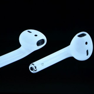 Air Pods: Πώς αντέδρασε το Twitter στα νέα wireless ακουστικά της Apple;