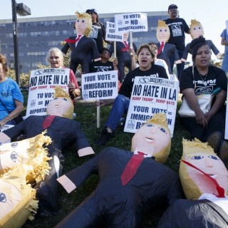 ΗΠΑ: Διαμαρτυρίες με…φουσκωτές κούκλες (κατά) του Ντόναλντ Τραμπ