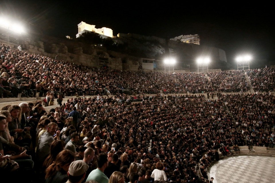 Norwegian singer Sivert Hoyem, in a live concert at the Herodion Theater (built in 161 AD) at the foothills of the Athens Acropolis on September 29, 2016 / Óõíáõëßá ôïõ Sivert Hoyem óôï Çñþäåéï, ÐÝìðôç 29 Óåðôåìâñßïõ 2016