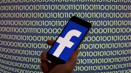 Το Facebook στρέφεται στην τεχνητή νοημοσύνη για να εντοπίζει προσβλητικό περιεχόμενο