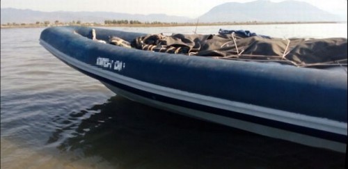 Μεσολόγγι: Περισσότερα από 900 κιλά χασίς βρέθηκαν στο εγκαταλελειμμένο φουσκωτό σκάφος στις εκβολές του ποταμού Ευήνου