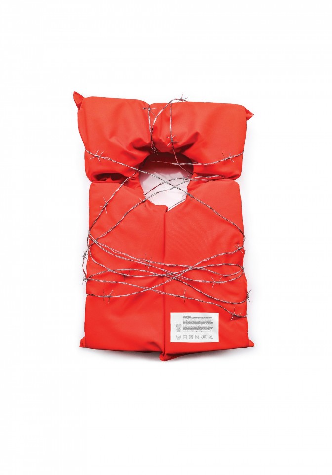 Poster της φοιτήτριας Graphic Design Βιργινίας Χρηστάκου, με τίτλο "The Deadliest Sea"  που διακρίθηκε στον διεθνή διαγωνισμό Grafist16