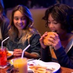 Τις Κυριακές ροκάρουμε με τους μικρούς μας φίλους στο Hard Rock Cafe Athens