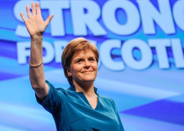 Η σκωτσέζα πρωθυπουργός Στέρτζον ανακοίνωσε μια νέα πρωτοβουλία για την ανεξαρτησία της Σκωτίας