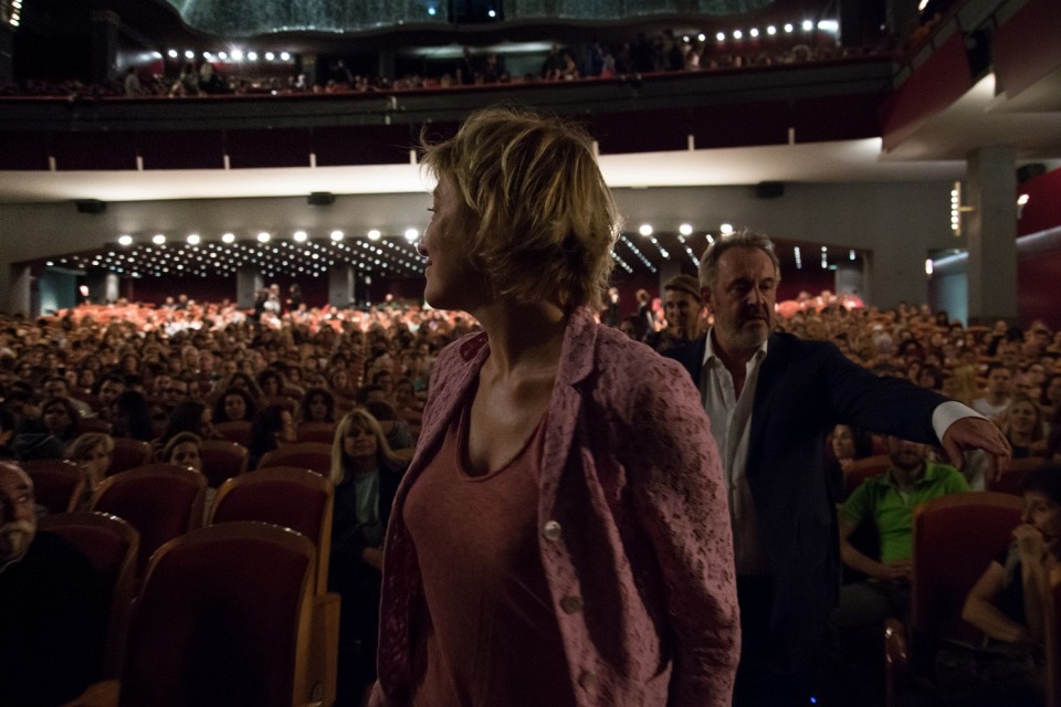 ote-tv-nyxtes-premieras-la-pazza-gioia-5