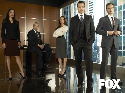 Η δικηγορική σειρά “SUITS” καθημερινά στο FOX